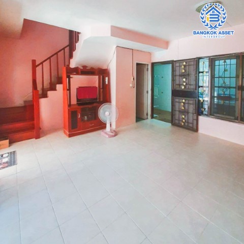 *****ทาวน์เฮ้าส์มือสอง ม.พฤกษา16 กาญจนาฯ เนื้อที่ 18 ตร.ว. ฟังก์ชัน 3 ห้องนอน 2 ห้องน้ำ 1 ที่จอดรถ ภายในสภาพดี พร้อมเข้าอยู่อาศัย บนทำเลเดินทางสะดวก เชื่อมต่อถนนกาญจนาภิเษก ใกล้เซ็นทรัลเวสต์เกต ทางด่วน "ศรีรัช" และรถไฟฟ้าสายสีม่วง "สถานีตลาดบางใหญ่"